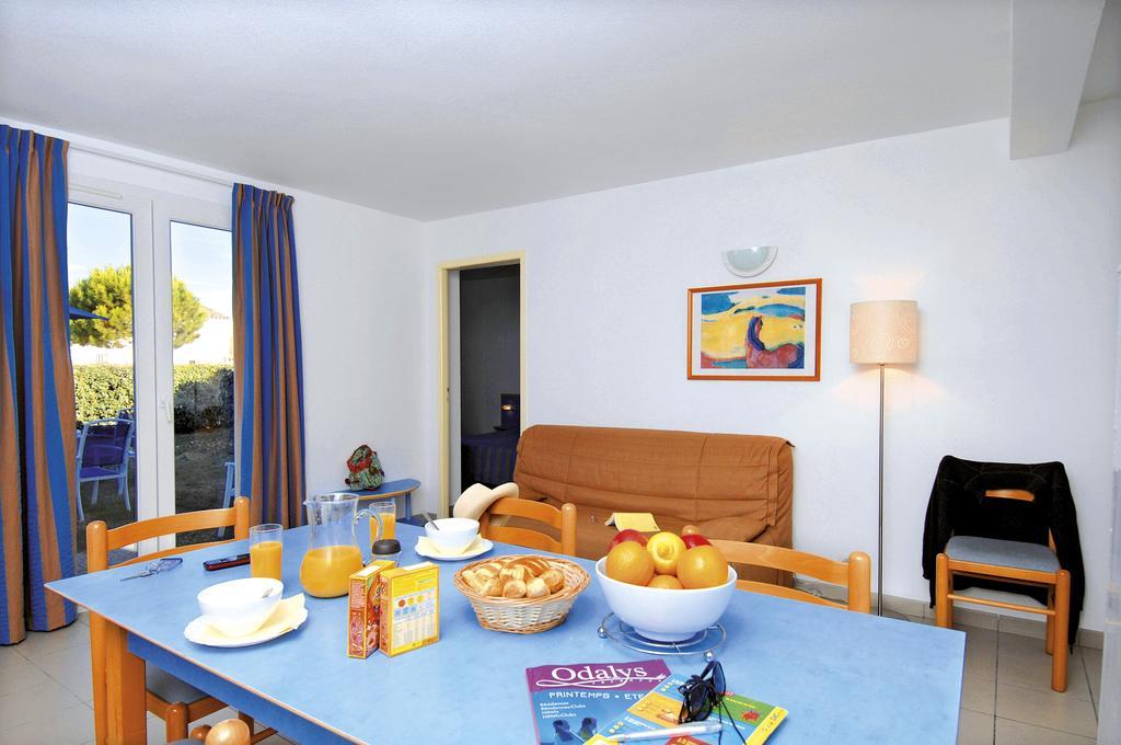 Residence Odalys Le Village Des Amareyeurs Ле-Шато-д'Олерон Экстерьер фото